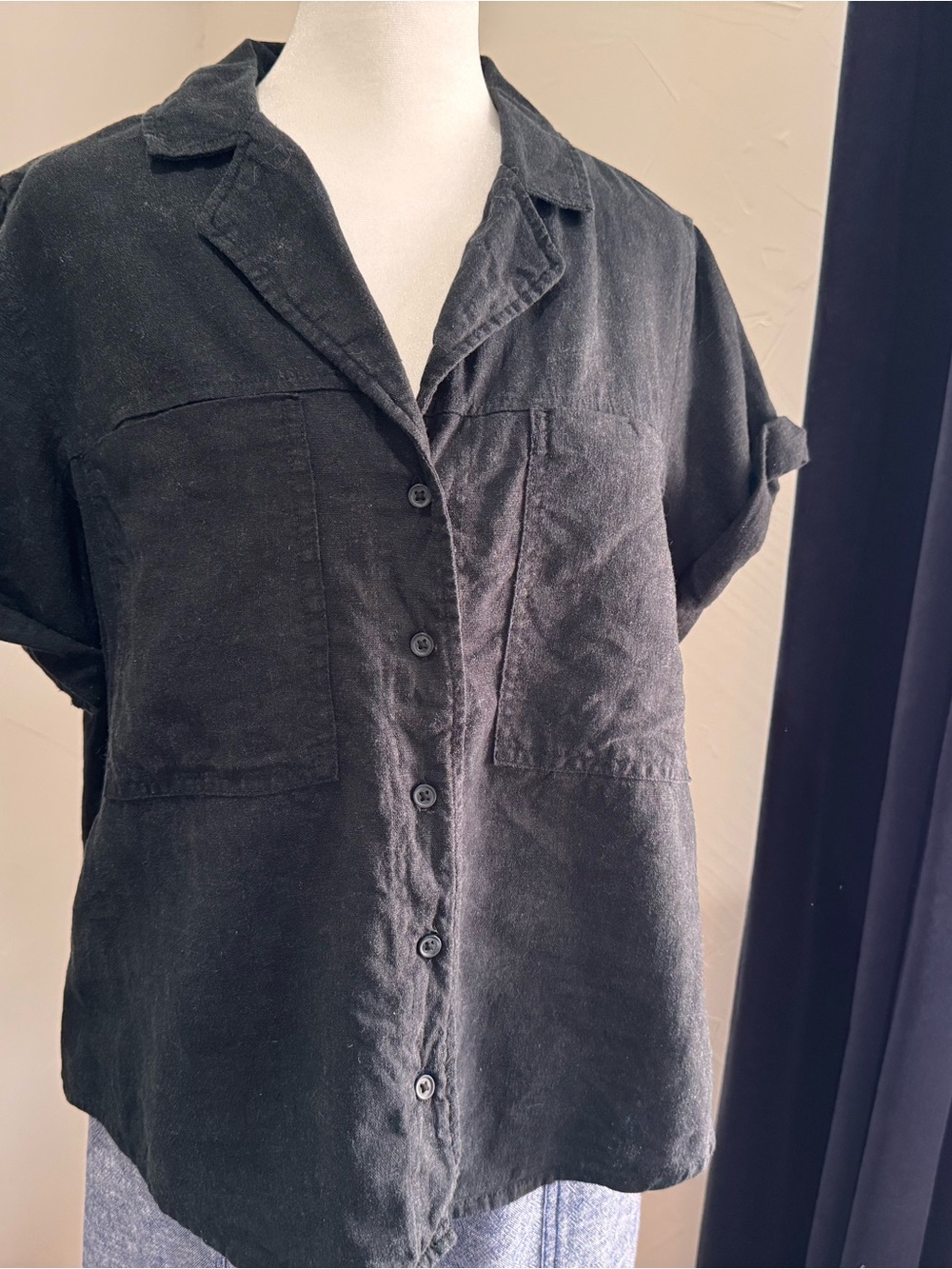 Universal Thread Black Short-Sleeve Button Up Top